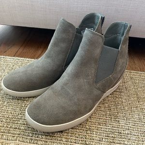 Sorel Women’s Out N About™ Slip-On Wedge II size 9